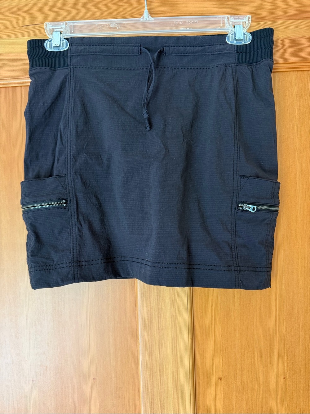 Athleta Women’s Black Active Skort with Zip Pockets size 10
